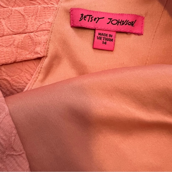 Betsey Johnson peach dress with back cutout fit and flare pink size 14 worn once - Picture 7 of 9